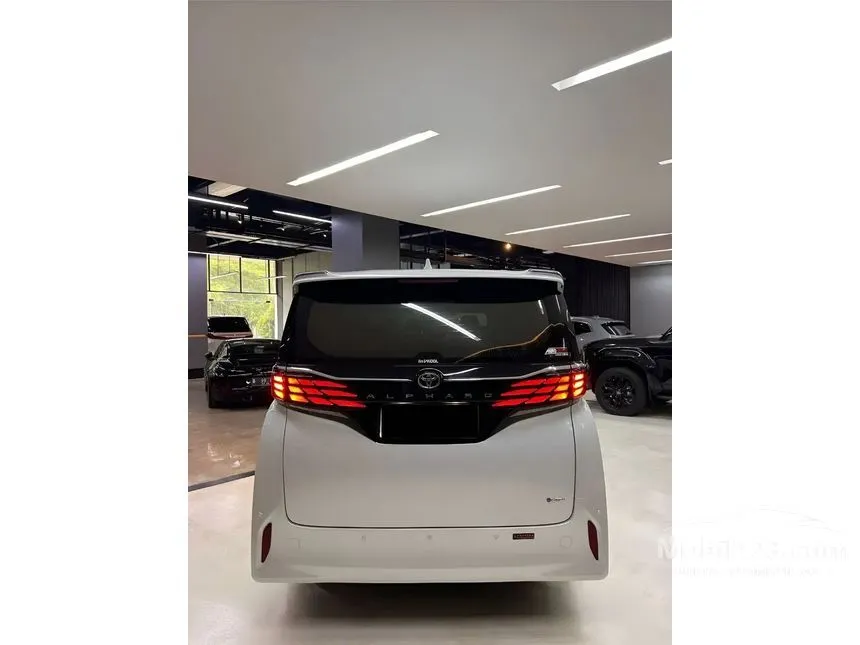 2024 Toyota Alphard HEV (Premium Color) MPV