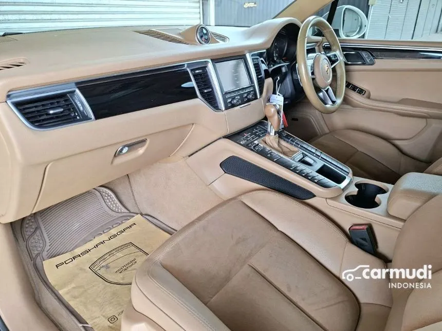 2015 Porsche Macan SUV