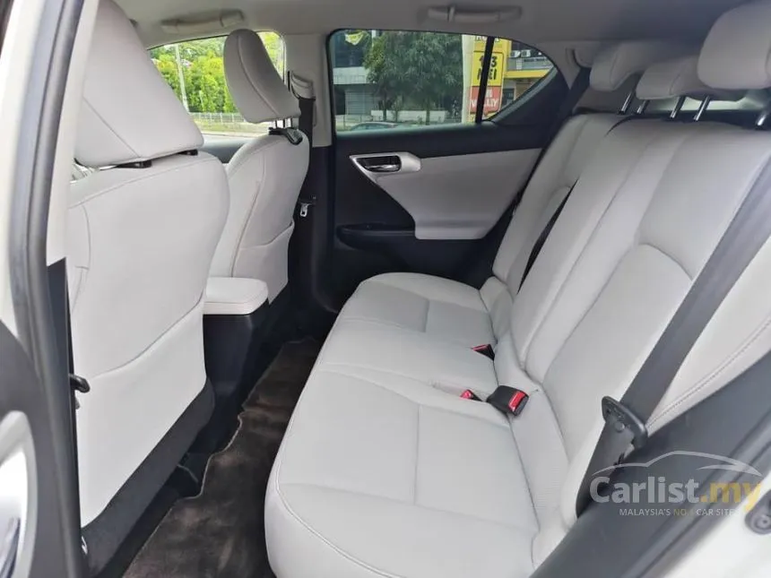 2011 Lexus CT 200h Hatchback