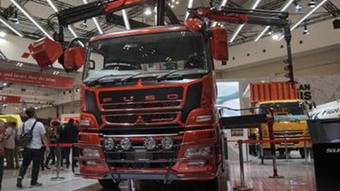 Mitsubishi Fuso Super Great V Spider Jadi Pusat Perhatian di GIIAS 2018