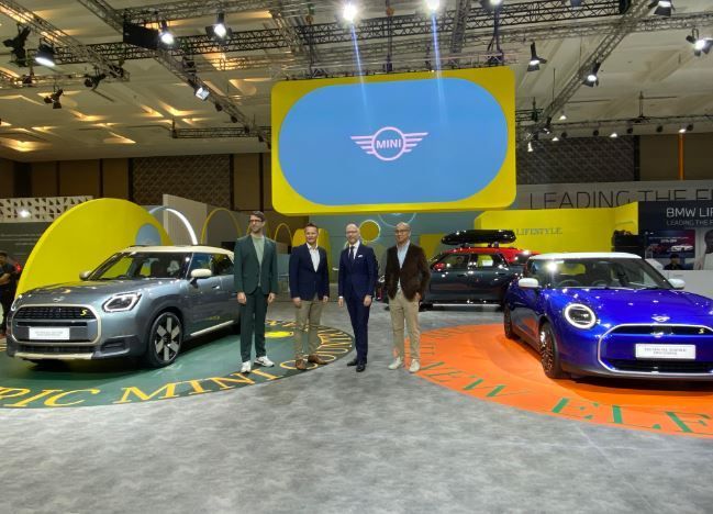 MINI Perkenalkan Generasi Terbaru Cooper di GIIAS 2024, Harga Termurah di Atas Rp1 Miliar