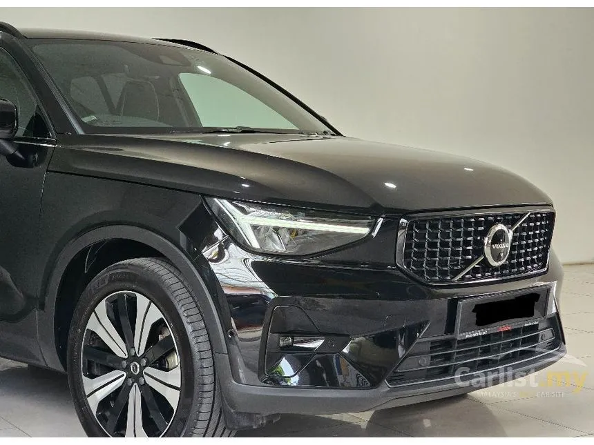 2023 Volvo XC40 Recharge T5 R-Design SUV