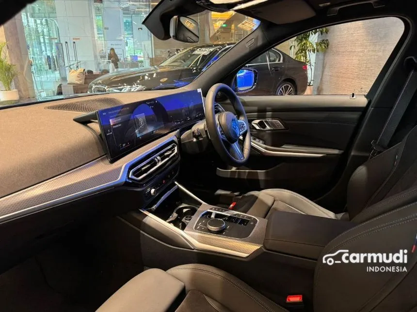 2025 BMW 330i M Sport Pro Sedan