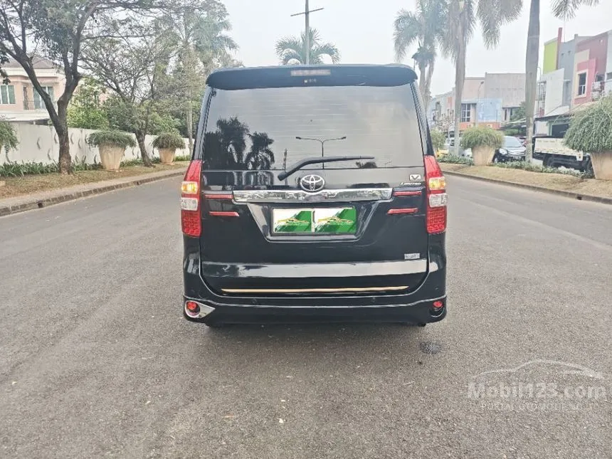 2014 Toyota NAV1 V Limited MPV