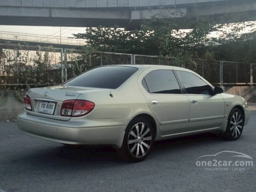 2001 Nissan CEFIRO Executive Sedan