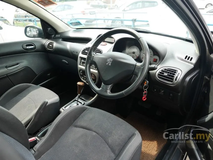2012 Peugeot 207 Sedan