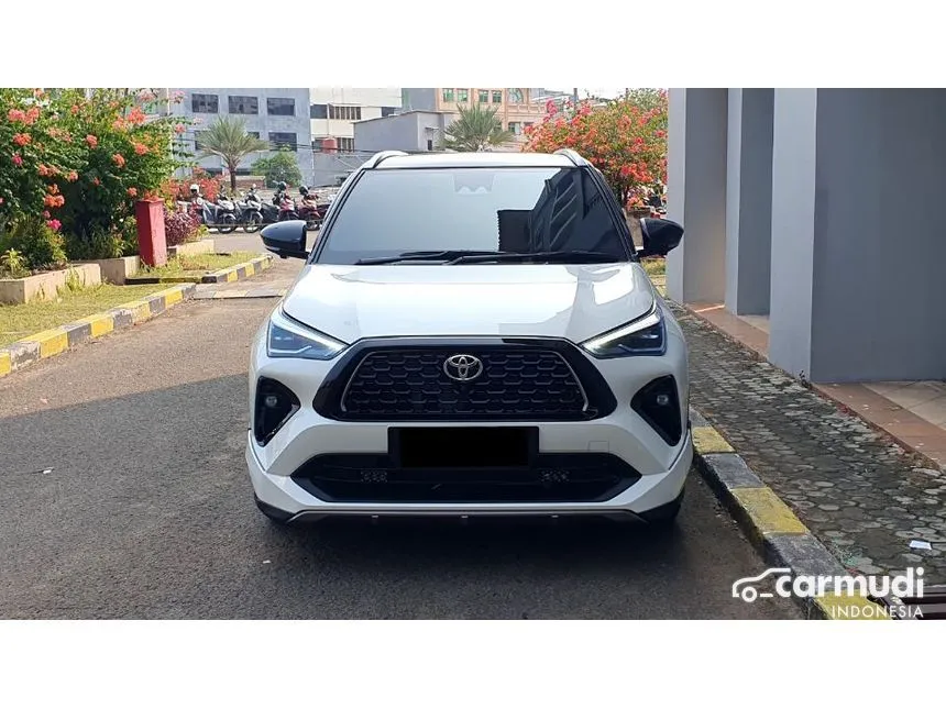 2023 Toyota Yaris Cross S HV (2 Tone) with GR Parts Aero Pkg SUV