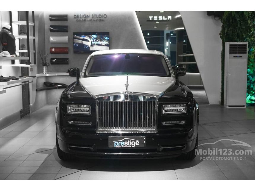 2014 Rolls-Royce Phantom V12 Sedan