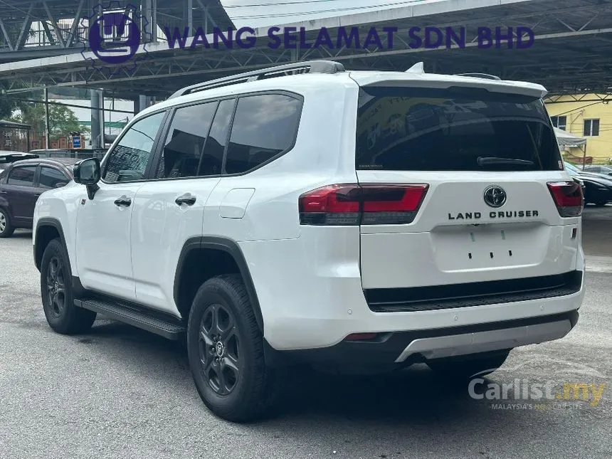 2022 Toyota Land Cruiser GR Sport SUV