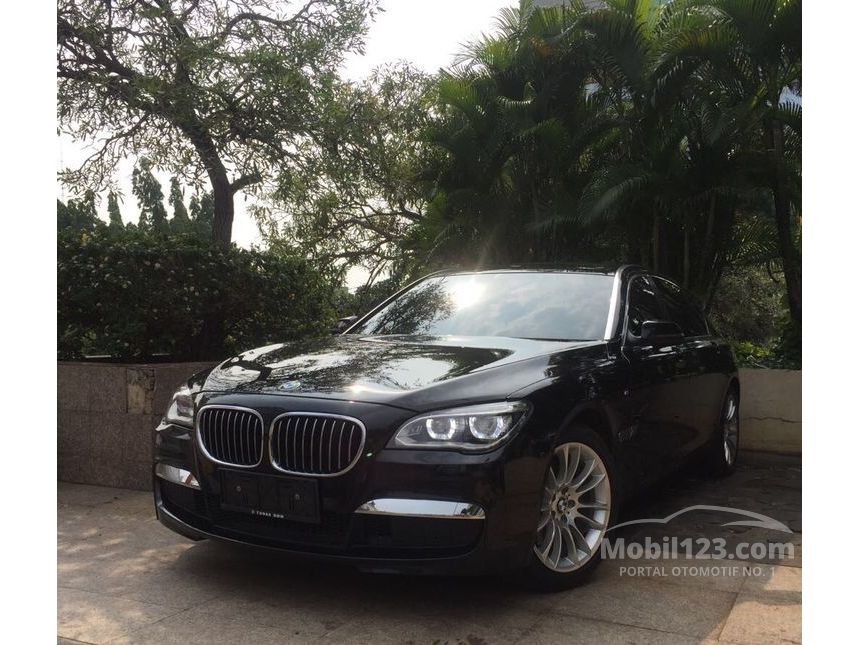 Jual Mobil  BMW  730Li 2014 M Sport  Edition 3 0 di DKI 