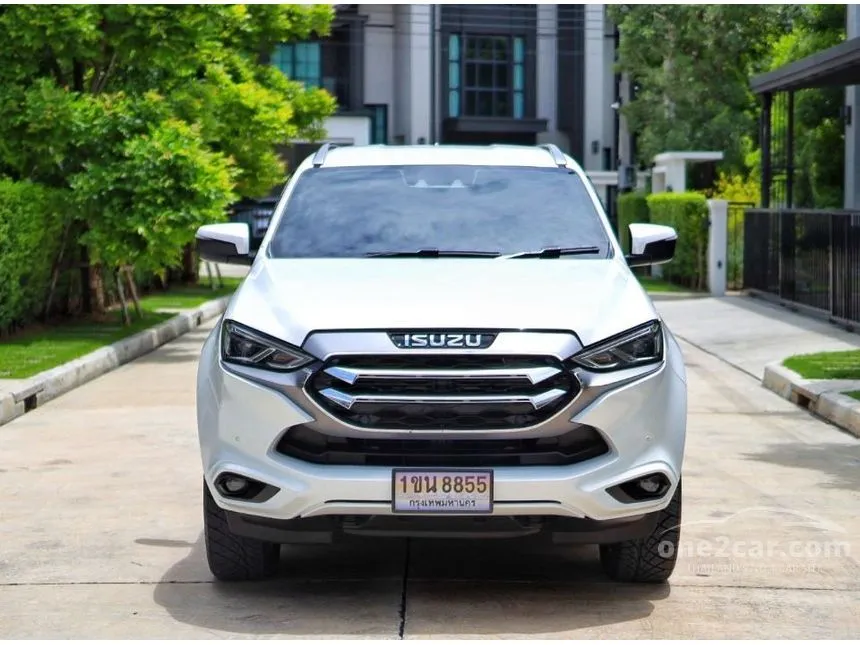 2022 Isuzu MU-X Ultimate SUV