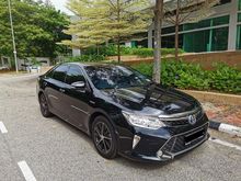 Tip-Top Condition 2016 Toyota Camry 2.5 Hybrid Sedan