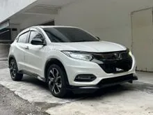 2021 Honda HR-V 1.8 RS SUV FACELIFT / Mileage 70K KM / Full Service Record HONDA / Free 3 Years Warranty / LED Head Lamp / Full Service Power Seat
