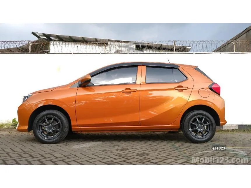 2023 Daihatsu Ayla R Hatchback