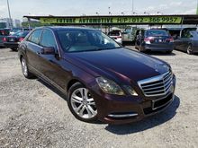 2011 Mercedes-Benz E300 3.0 V6 Local Avantgarde AMG Sedan Sunroof Keyless Entry