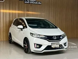 2016 Honda JAZZ 1.5 V Hatchback