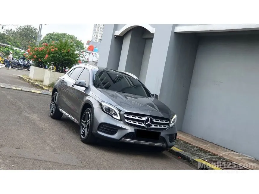 2019 Mercedes-Benz GLA200 AMG Line SUV