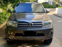 Expat 2010 Toyota Fortuner 2.7 V TRD full service record SUV