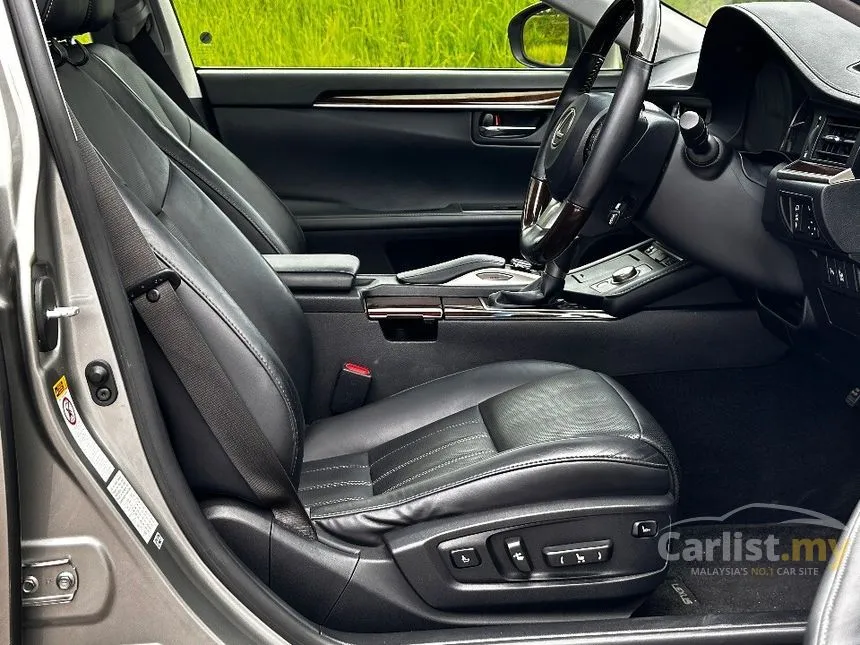 2015 Lexus ES250 Luxury Sedan