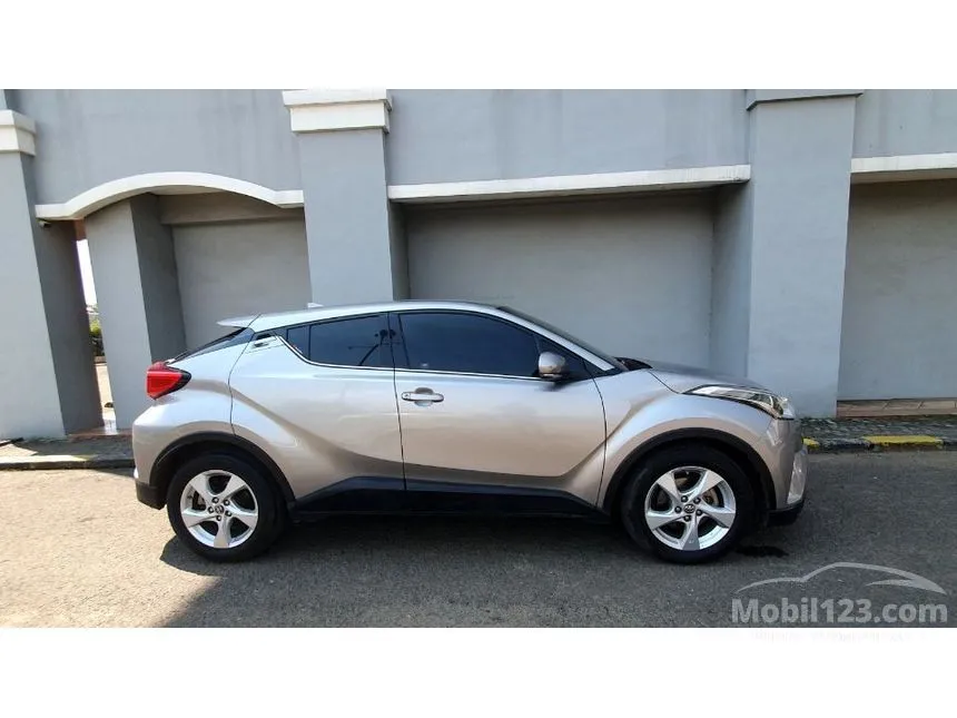 2018 Toyota C-HR (1 Tone) SUV