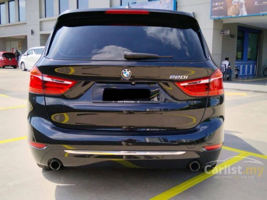2015 BMW 220i Gran Tourer MPV