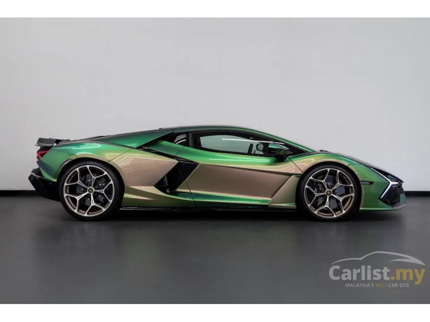 2025 Lamborghini Revuelto Coupe