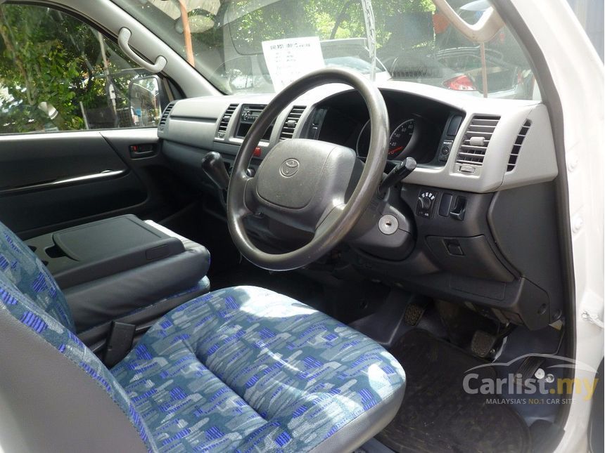 Toyota Hiace 2015 Panel 2.5 in Kuala Lumpur Manual Van 