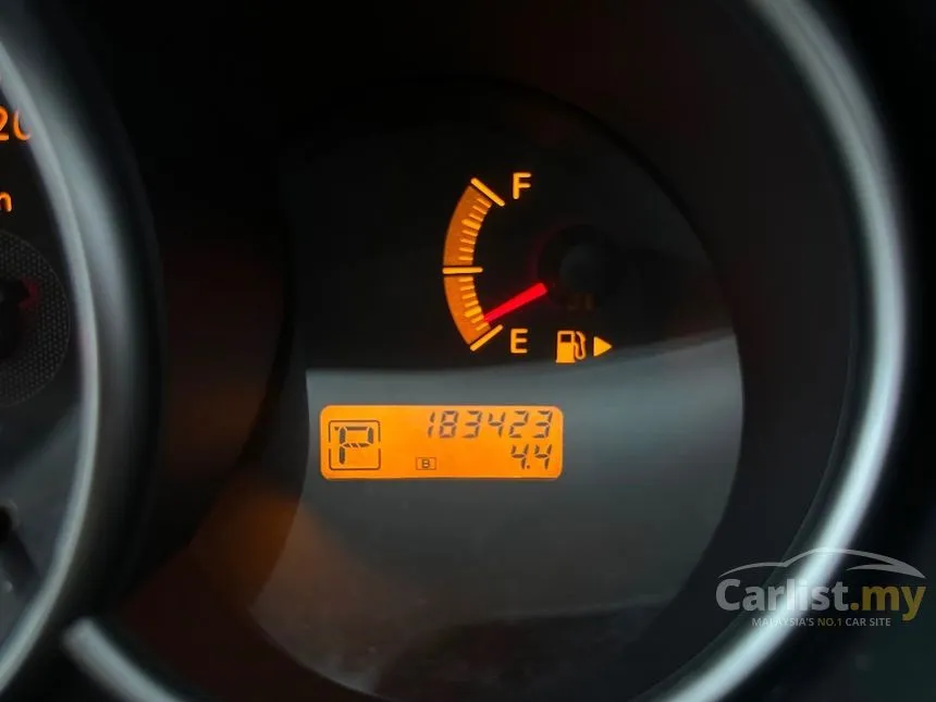 2011 Nissan Grand Livina Comfort MPV