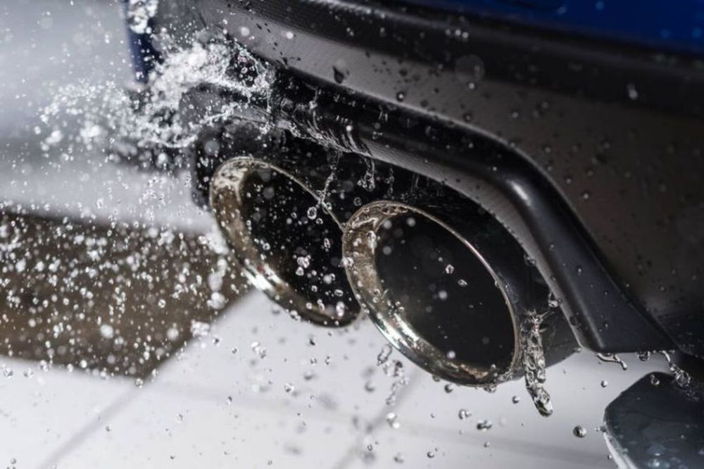 Knalpot Mobil Kemasukan Air saat Terjebak Banjir, Tak perlu Panik