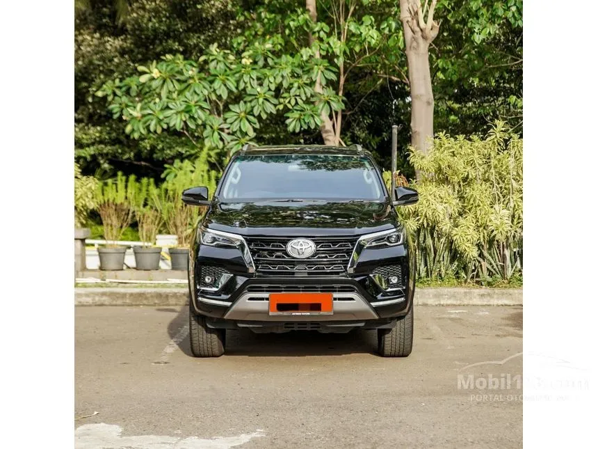 Jual Mobil Toyota Fortuner 2022 GR Sport 4X2 2.8 di Jawa Barat Automatic SUV Hitam Rp 475.000.000