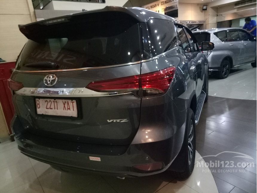 Jual Mobil  Toyota  Fortuner 2019 VRZ  2 4 di DKI Jakarta 