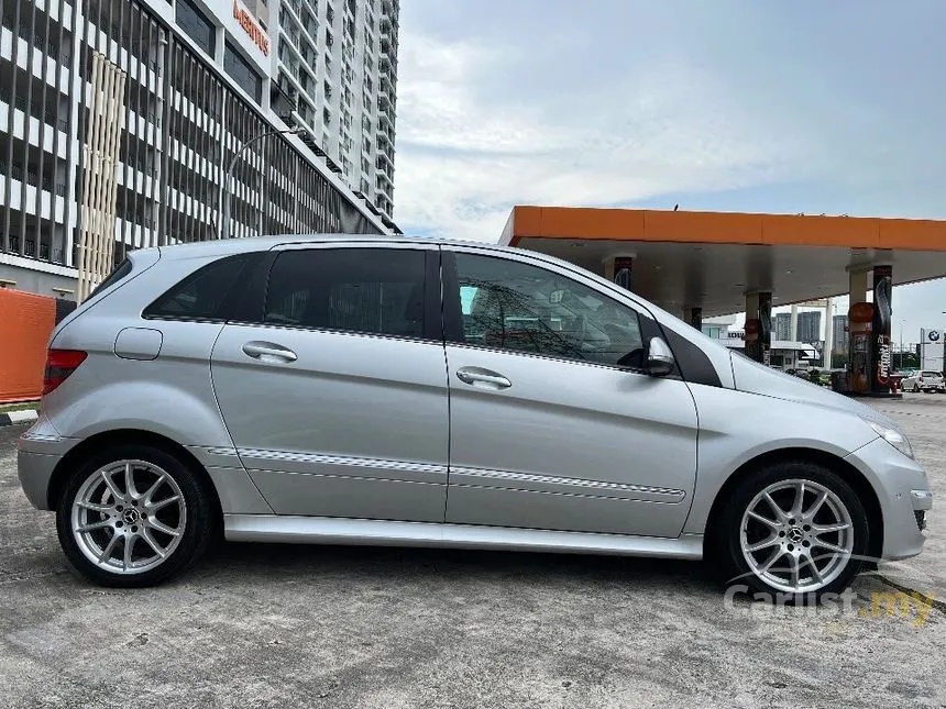 2011 Mercedes-Benz B180 Hatchback