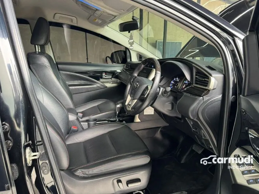 2021 Toyota Kijang Innova Venturer MPV