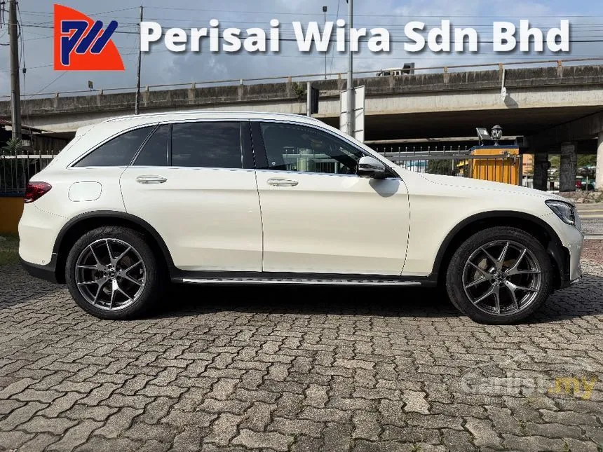 2021 Mercedes-Benz GLC300 4MATIC AMG Line SUV