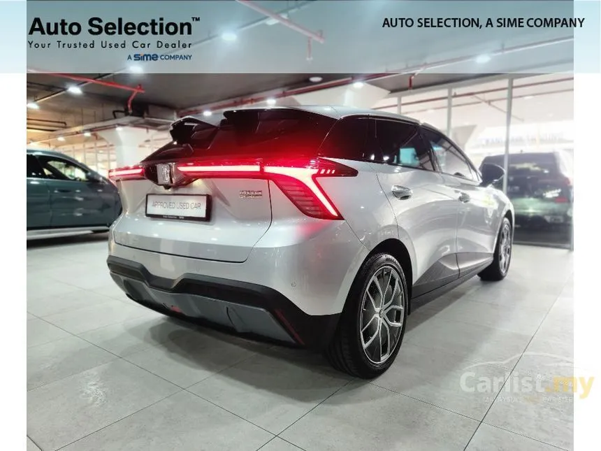 2024 MG 4 Lux Extended Range Hatchback
