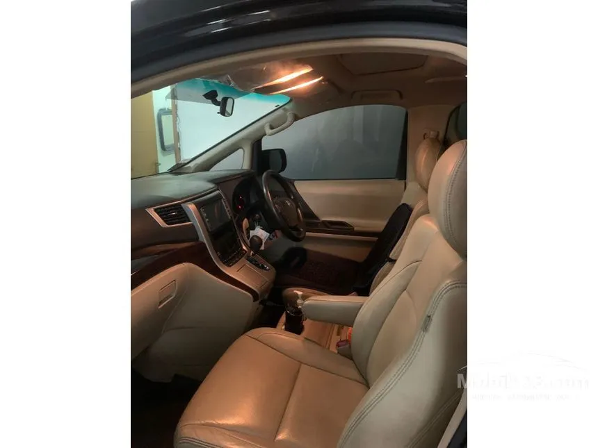 2012 Toyota Alphard X X MPV