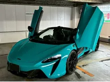 2024 McLaren Artura 3.0 Spider, Underbody Exterior Details, Gloss Visual Carbon Fiber Roof, Tokyo Cyan Sport Exhaust, INCOMING STOCK