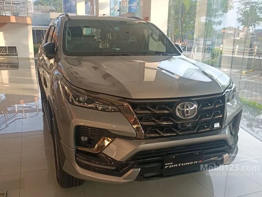 Jual Mobil Toyota Fortuner 2024 GR Sport 2.8 di DKI Jakarta Automatic SUV Silver Rp 570.200.000