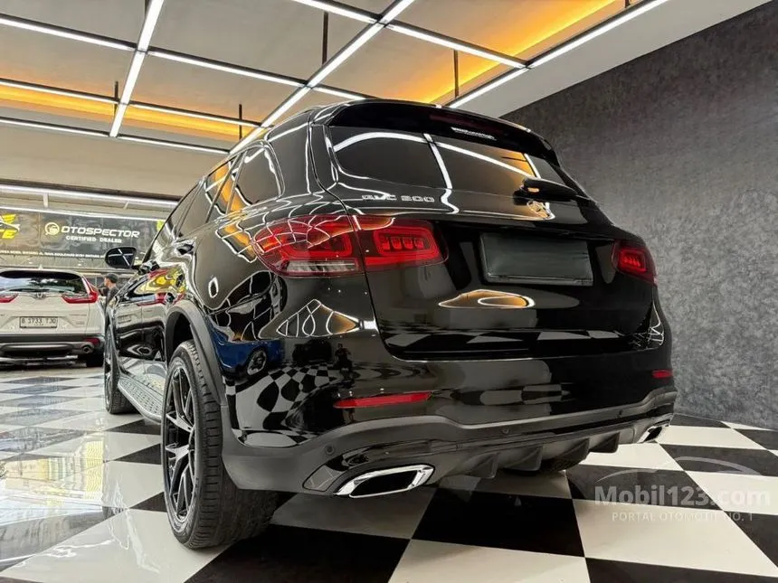 2017 Mercedes-Benz C200 AMG Line Sedan