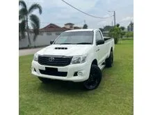 2015 Toyota Hilux 2.5 Single Cab Pickup ( FREE SERVICE / FREE TINTED )