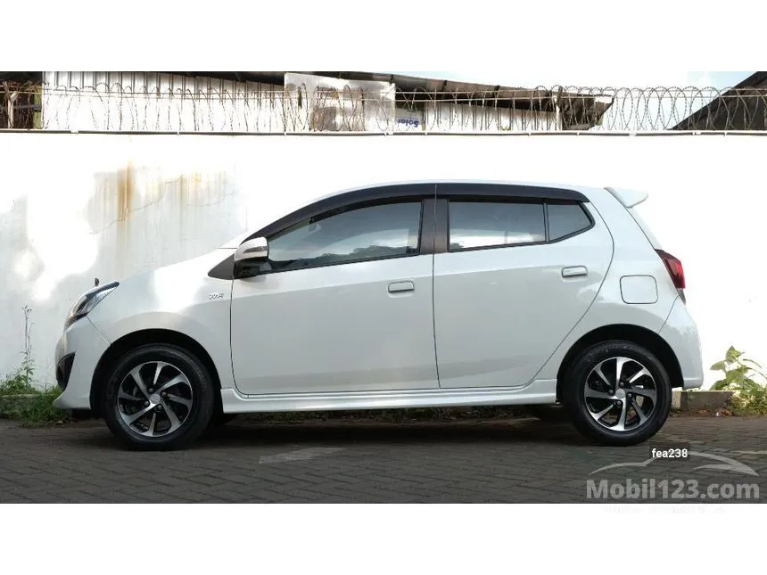 2019 Daihatsu Ayla R Hatchback