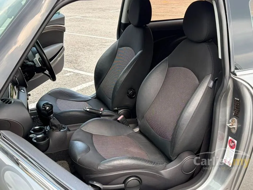 2010 MINI Cooper Hatchback
