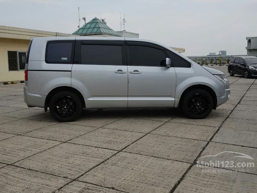 Mitsubishi delica 2014