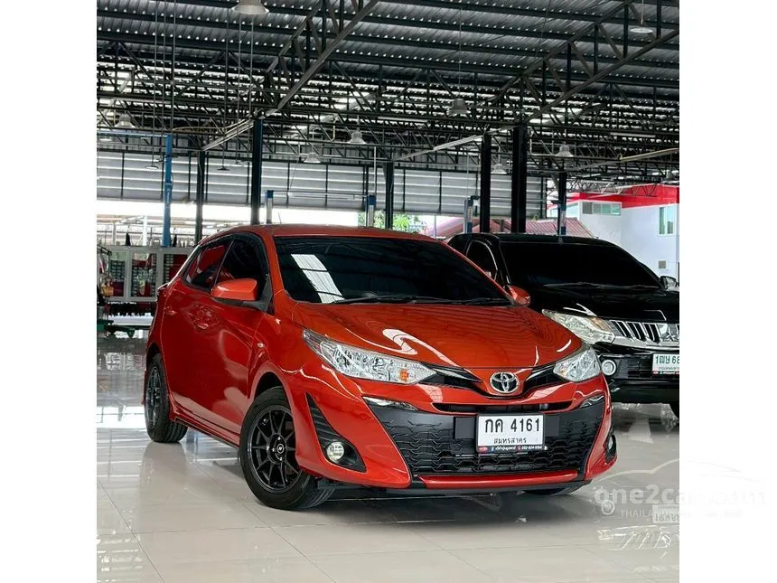 2018 Toyota YARIS J Hatchback