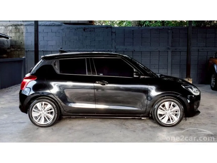 2023 Suzuki SWIFT GLX Hatchback