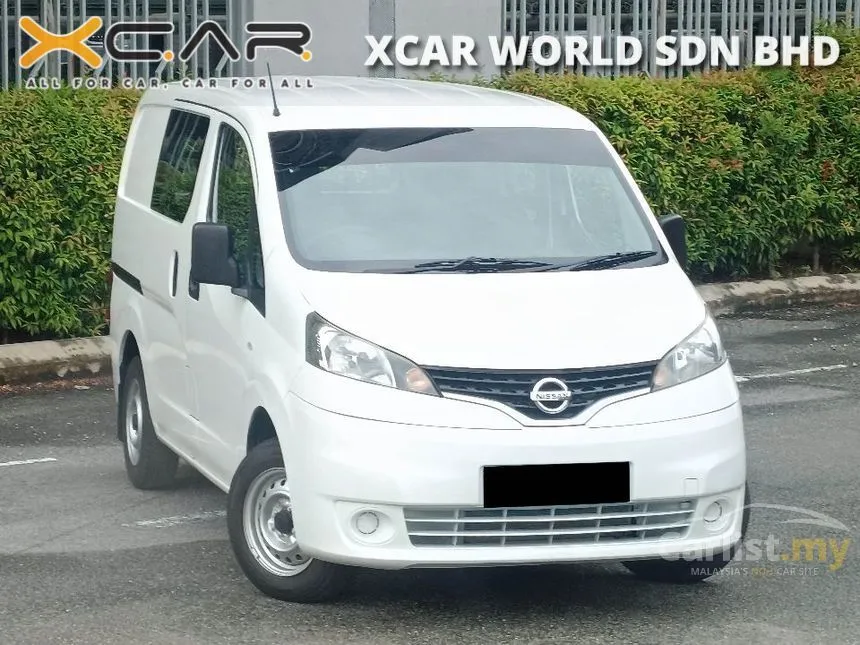 2022 Nissan NV200 Semi Panel Van