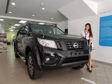 Year end cheapest price Navara NP300