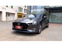 All New Mazda 3 HB Skyactice 2.0 AT 2019 Grey On Red GRESS LIKE NEW Tangan Pertama dari baru Super Low KM GRESS 700 Perak