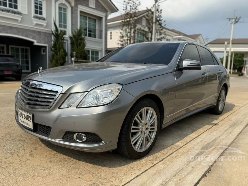 2011 Mercedes-Benz E200 CGI BlueEFFICIENCY Sedan