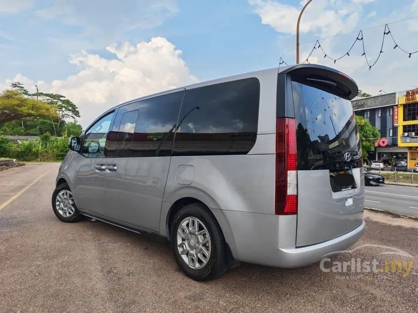 2022 Hyundai Staria Premium MPV